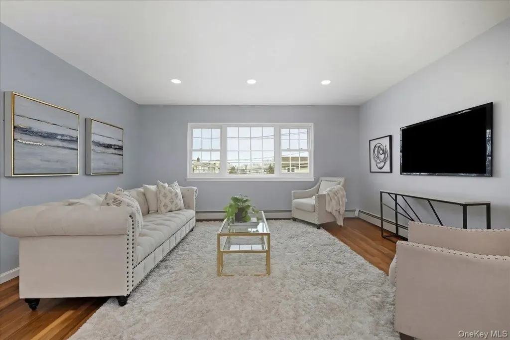 557 Southside Avenue Freeport NY 11520