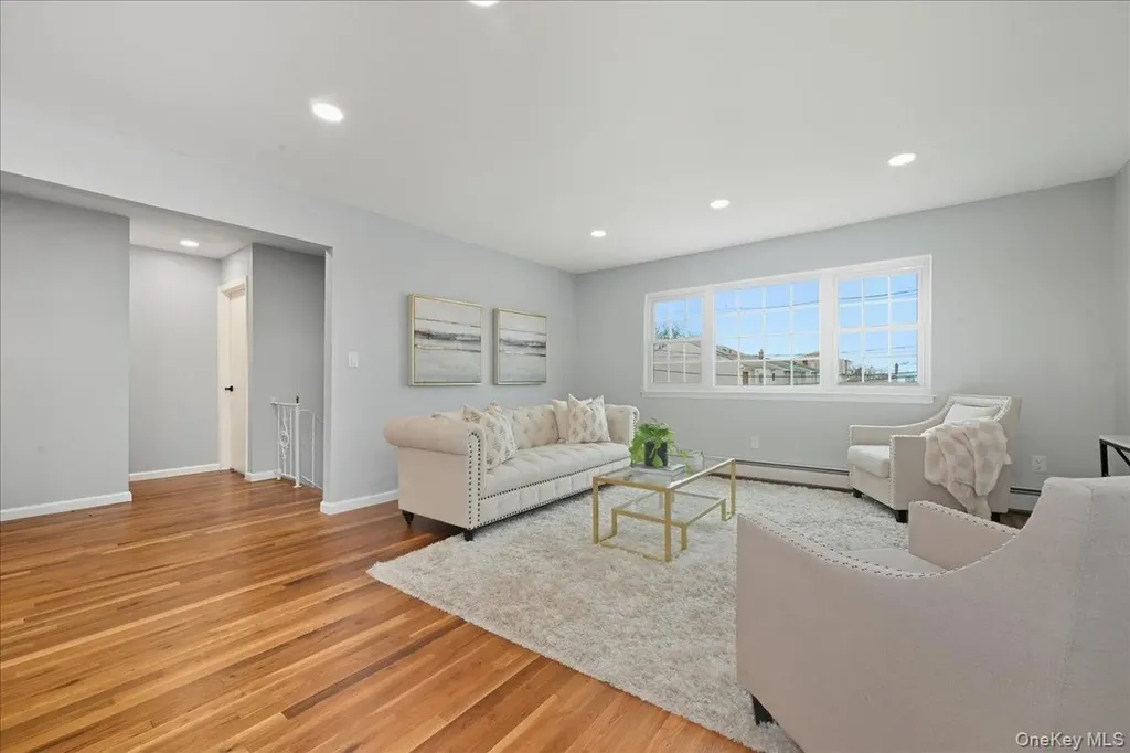557 Southside Avenue Freeport NY 11520