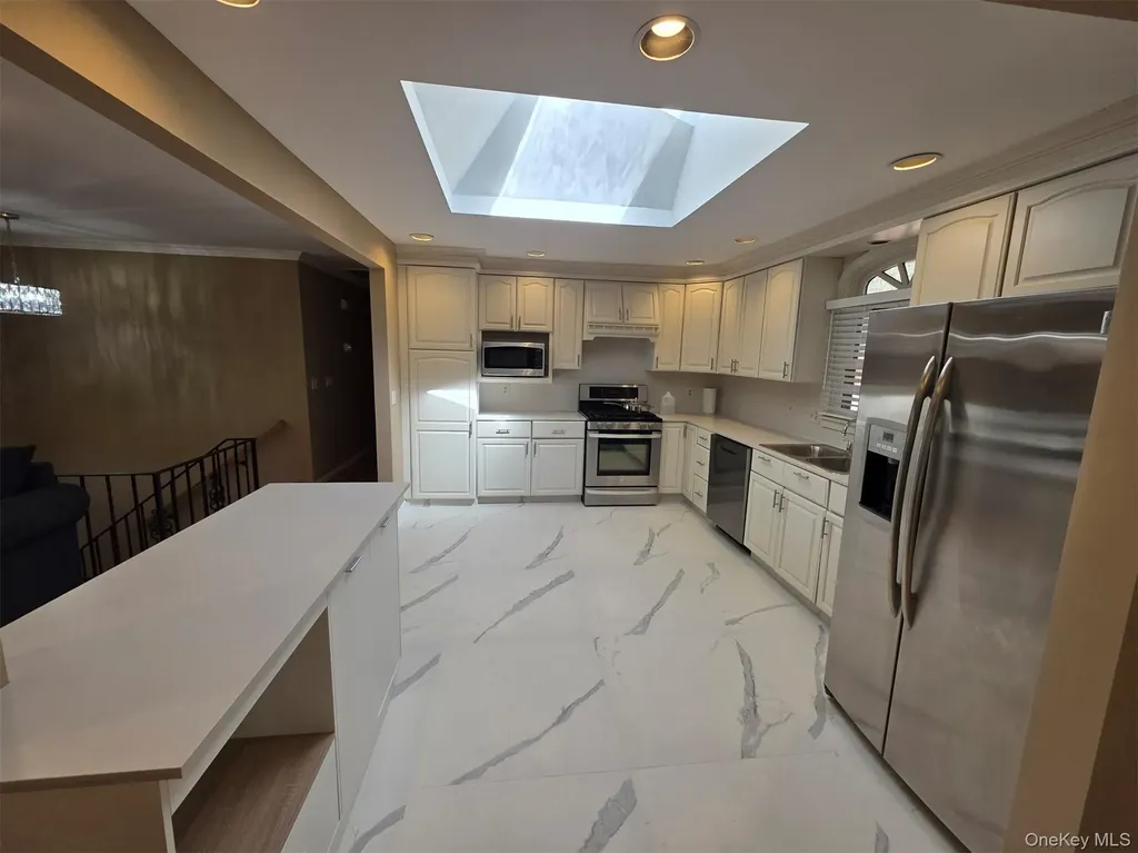 29 Carriage Hill Lane Poughkeepsie NY 12603