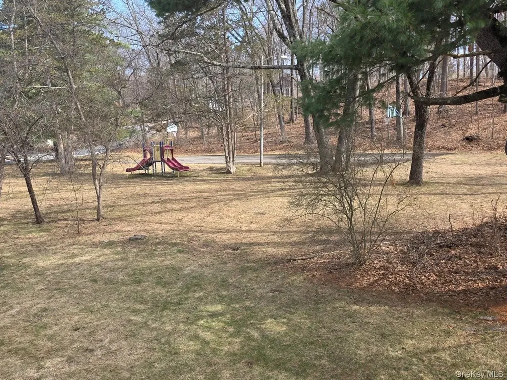 29 Carriage Hill Lane Poughkeepsie NY 12603