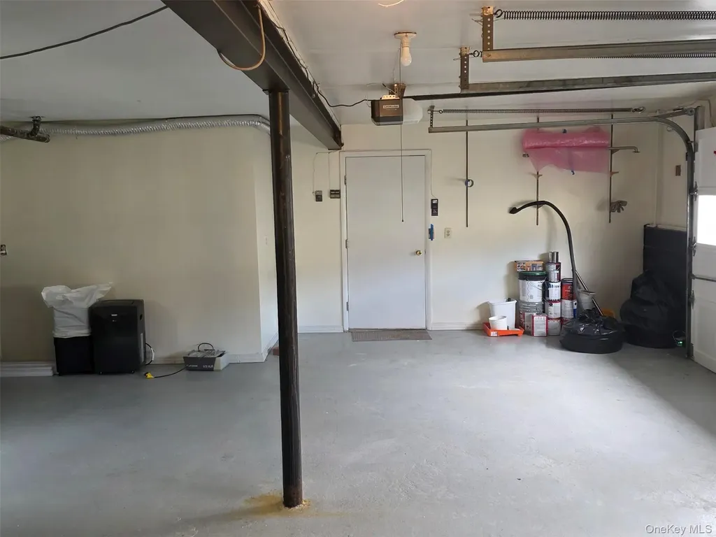 29 Carriage Hill Lane Poughkeepsie NY 12603