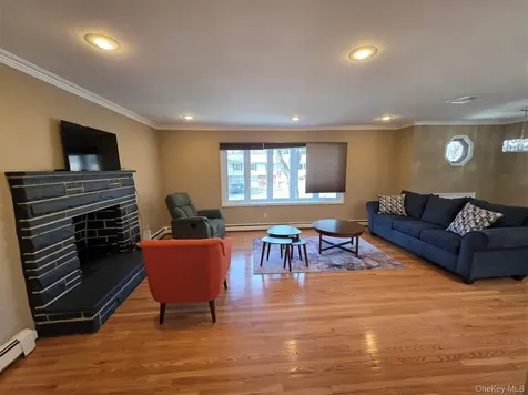 29 Carriage Hill Lane Poughkeepsie NY 12603