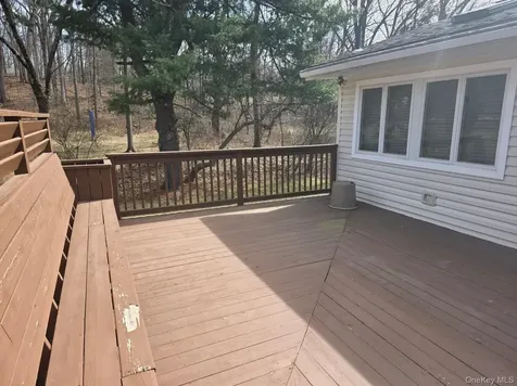 29 Carriage Hill Lane Poughkeepsie NY 12603