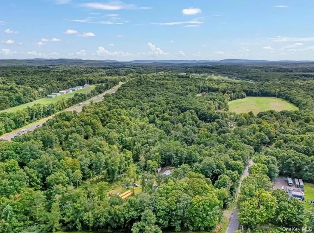90 Freetown Road Wallkill NY 12589
