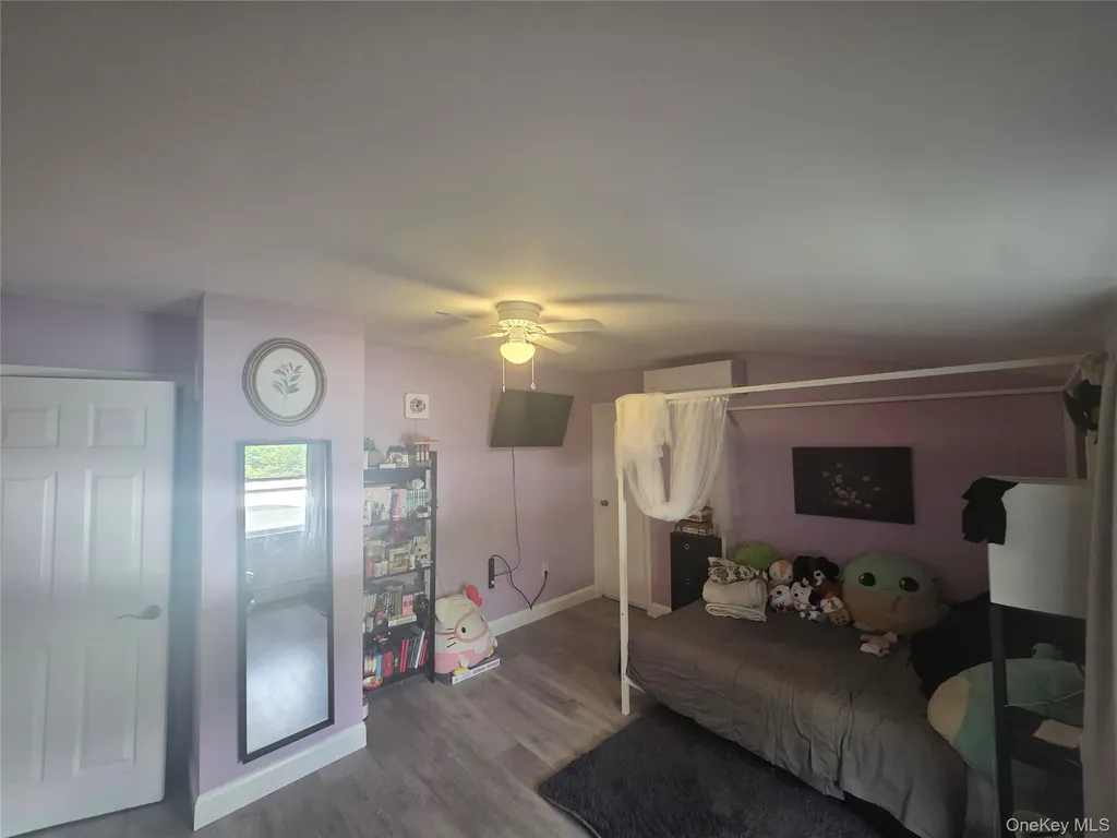 9 Torrey Pine Lane Medford NY 11763