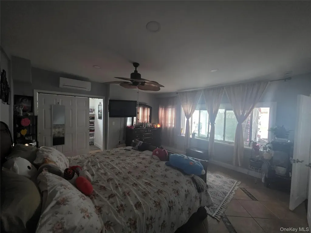 9 Torrey Pine Lane Medford NY 11763