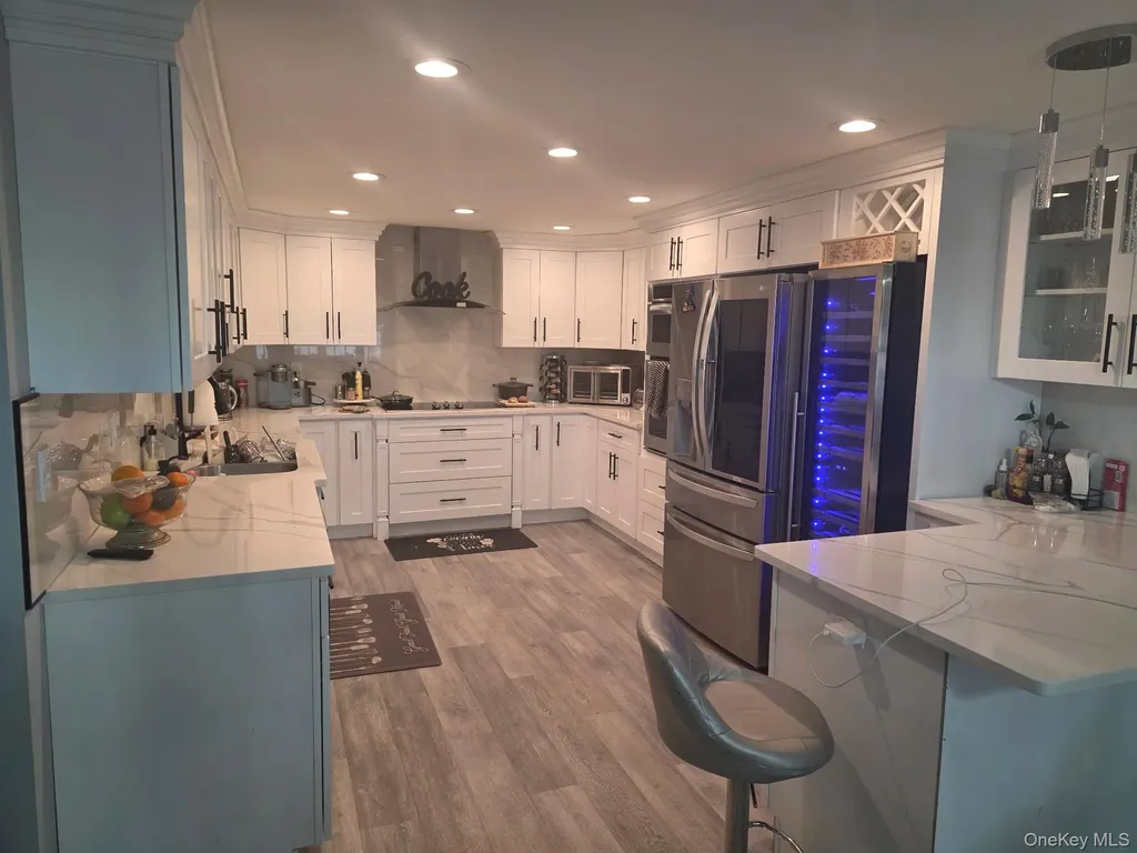 9 Torrey Pine Lane Medford NY 11763