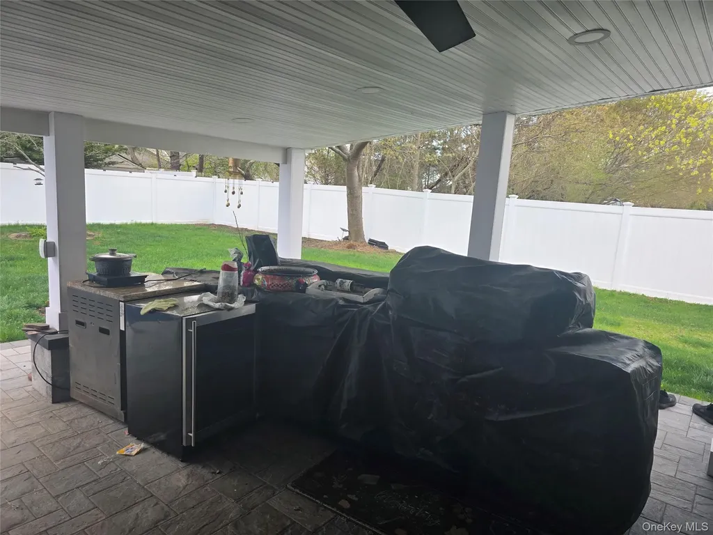 9 Torrey Pine Lane Medford NY 11763