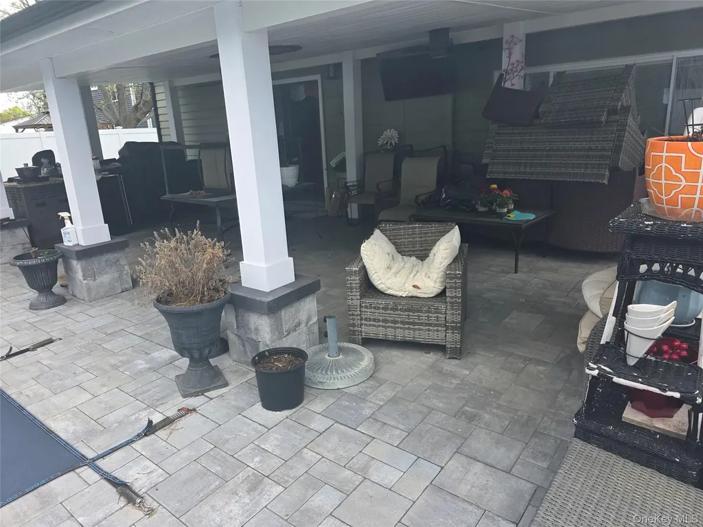 9 Torrey Pine Lane Medford NY 11763