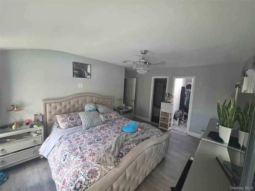9 Torrey Pine Lane Medford NY 11763