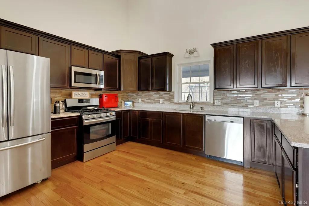 111 Logans Way Maybrook NY 12543