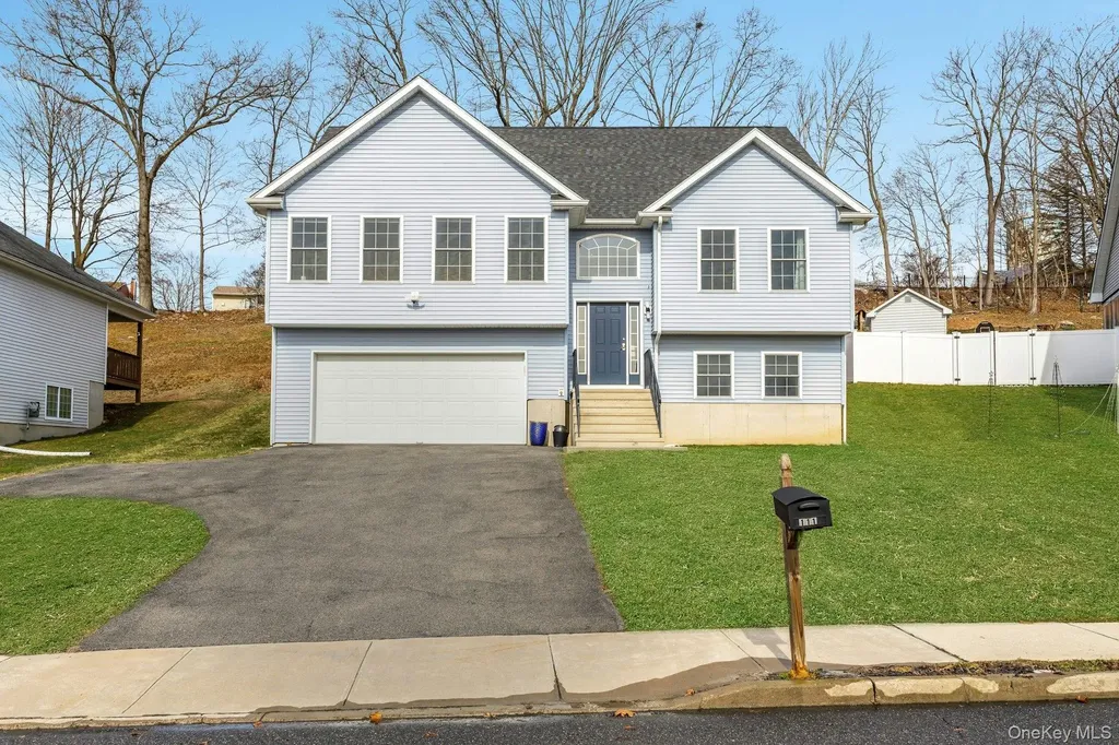111 Logans Way Maybrook NY 12543