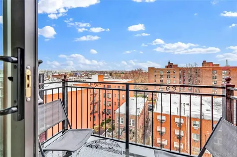 65-27 Roosevelt Avenue Woodside NY 11377