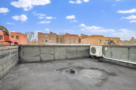 65-27 Roosevelt Avenue Woodside NY 11377