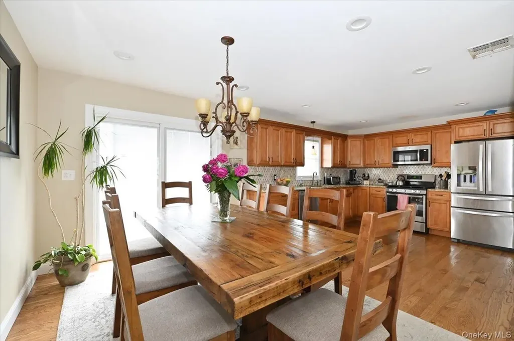 62 S Bay Avenue Massapequa NY 11758