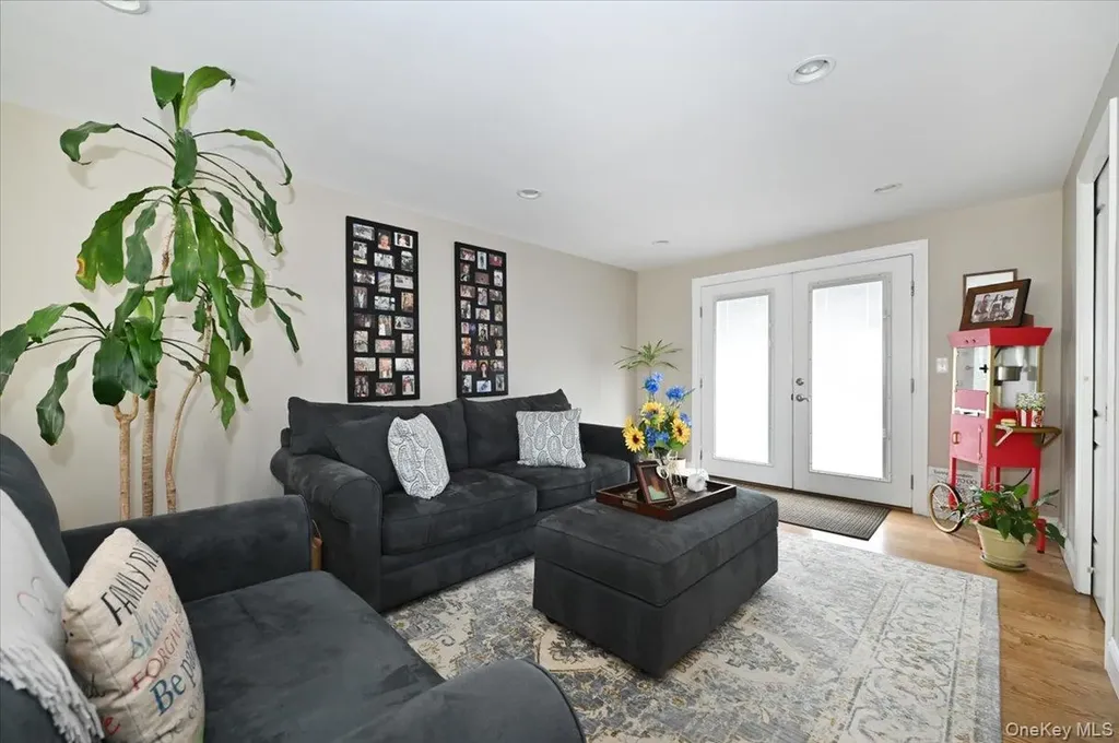62 S Bay Avenue Massapequa NY 11758
