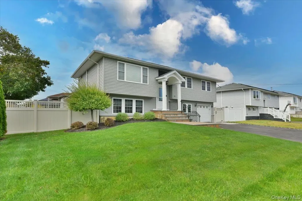 62 S Bay Avenue Massapequa NY 11758