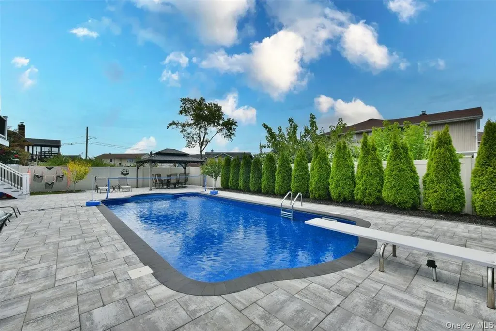 62 S Bay Avenue Massapequa NY 11758