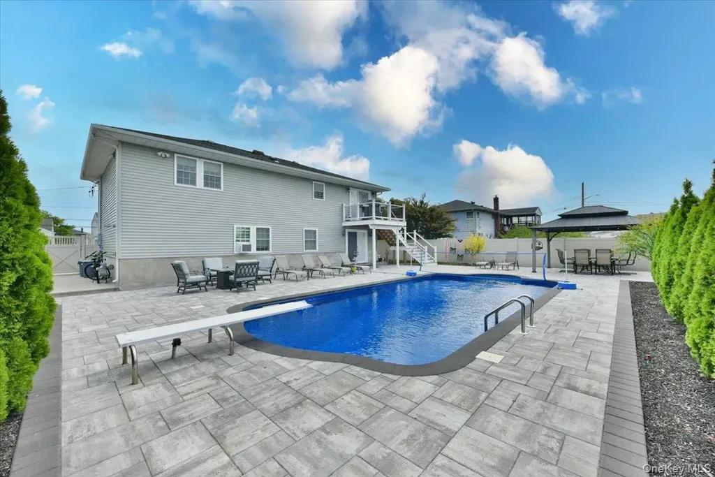 62 S Bay Avenue Massapequa NY 11758