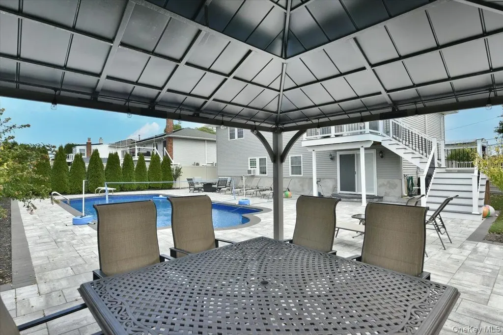 62 S Bay Avenue Massapequa NY 11758