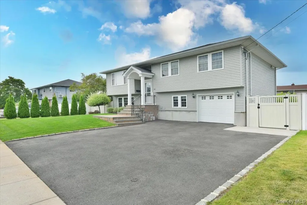 62 S Bay Avenue Massapequa NY 11758