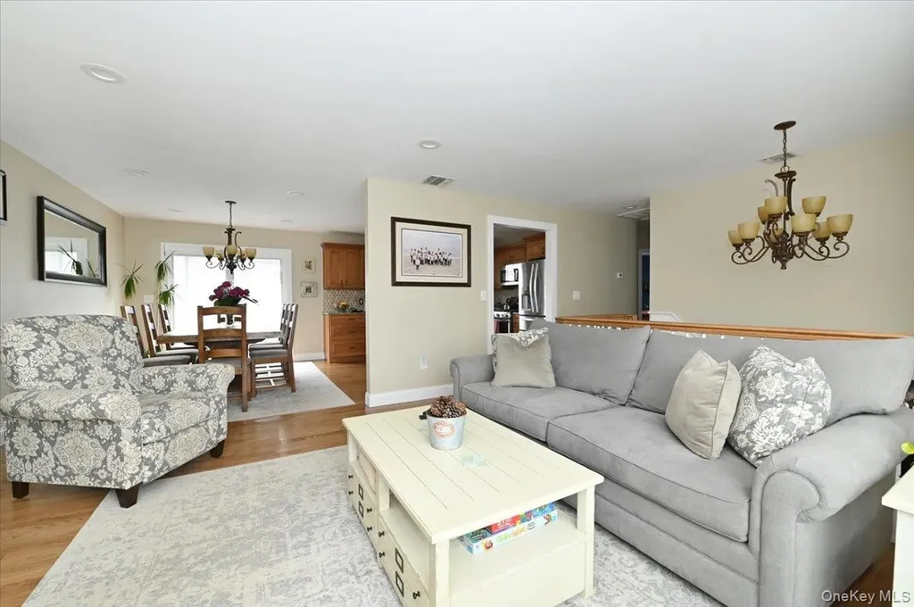 62 S Bay Avenue Massapequa NY 11758