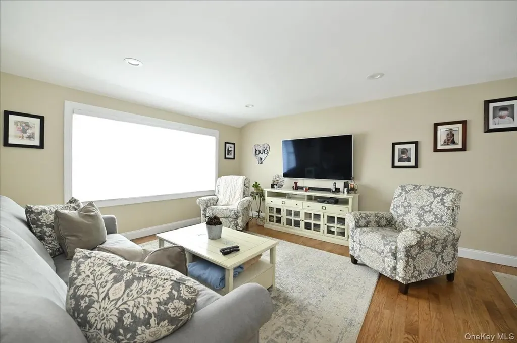 62 S Bay Avenue Massapequa NY 11758