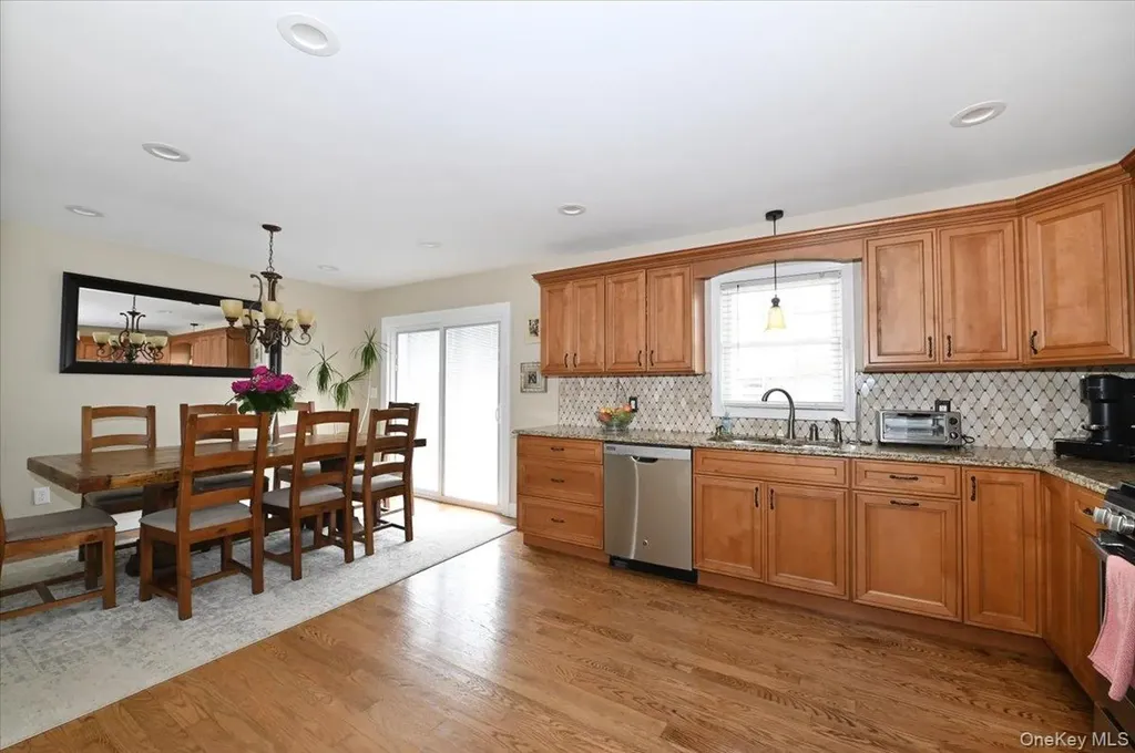 62 S Bay Avenue Massapequa NY 11758