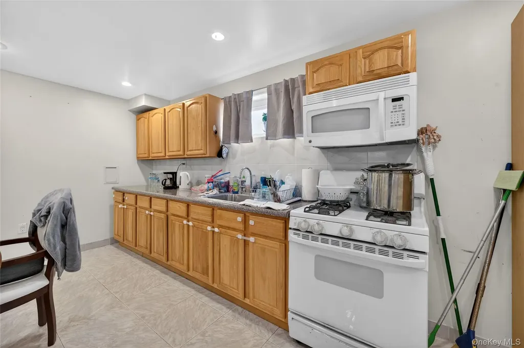 16443 96th Street Howard Beach NY 11414