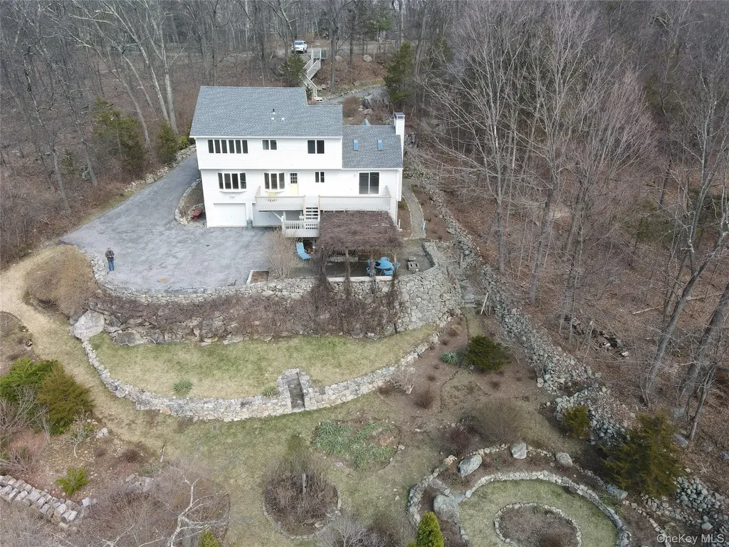 50 Downey Lane Cold Spring NY 10516