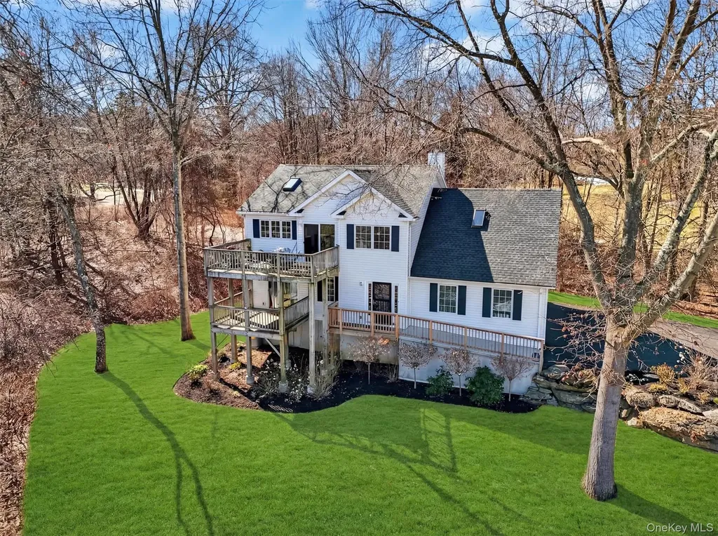 15 Meadow Drive Red Hook NY 12571