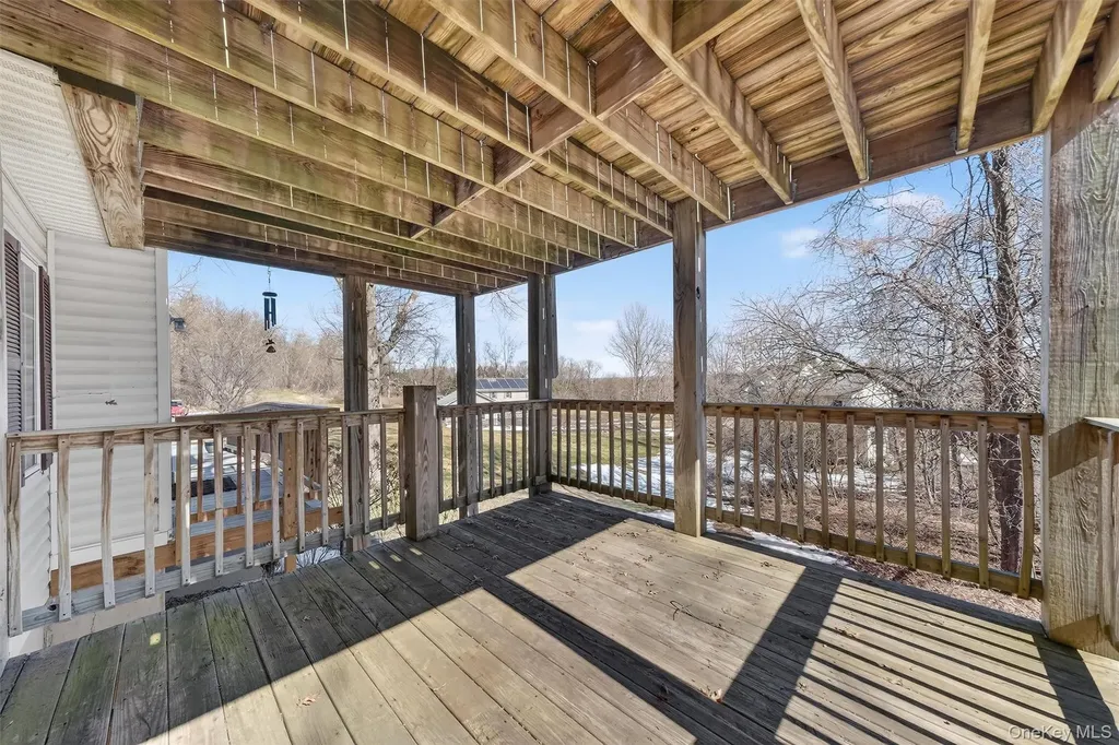 15 Meadow Drive Red Hook NY 12571