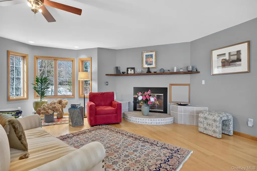 15 Meadow Drive Red Hook NY 12571