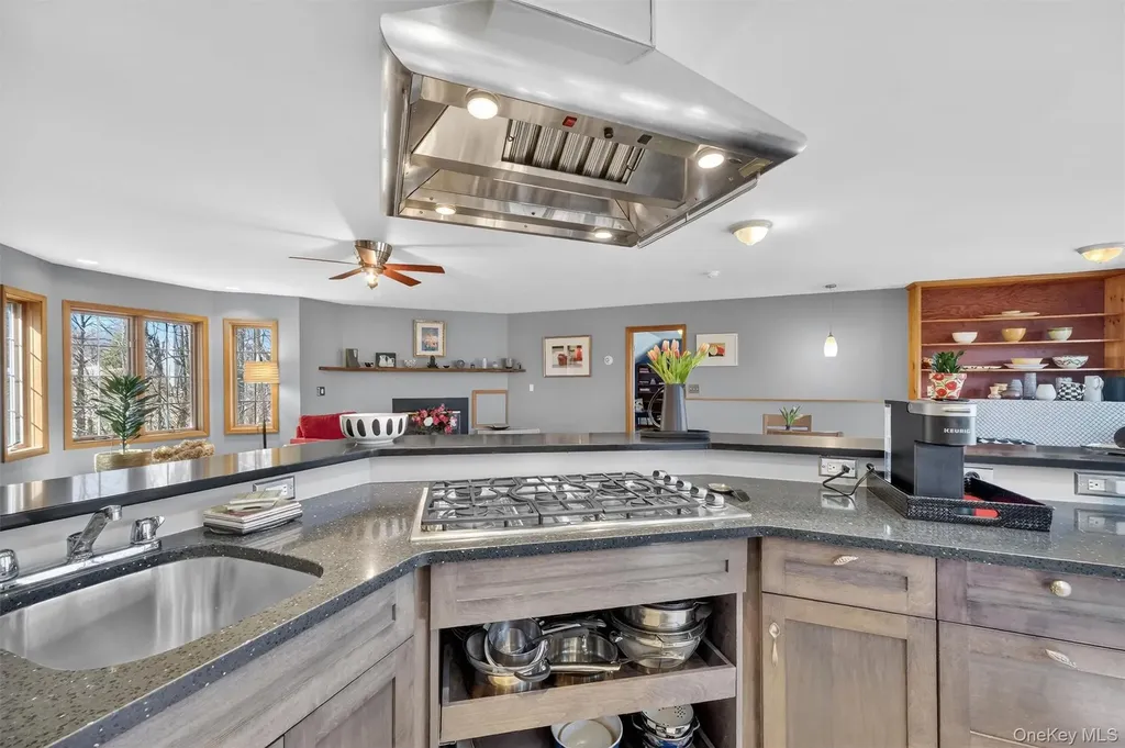 15 Meadow Drive Red Hook NY 12571