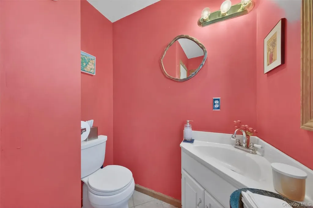 15 Meadow Drive Red Hook NY 12571