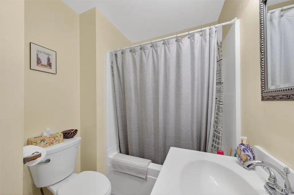 15 Meadow Drive Red Hook NY 12571
