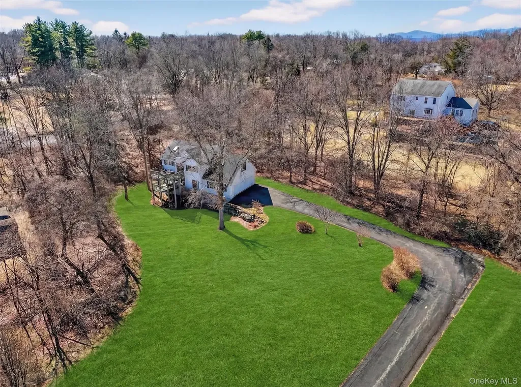 15 Meadow Drive Red Hook NY 12571