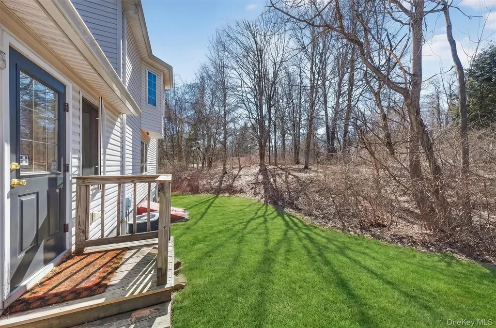 15 Meadow Drive Red Hook NY 12571