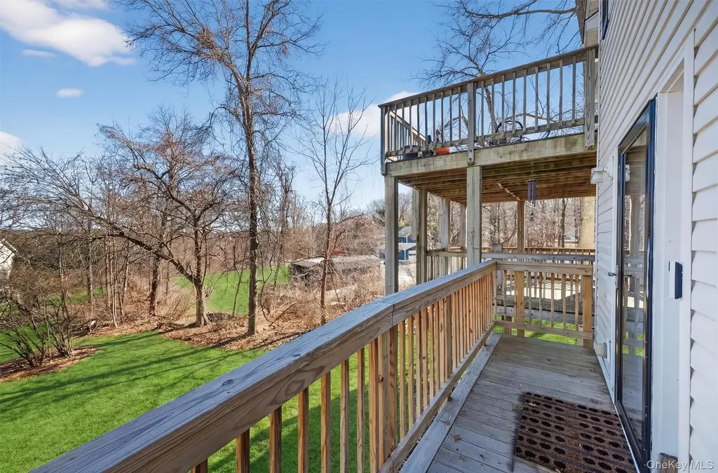 15 Meadow Drive Red Hook NY 12571