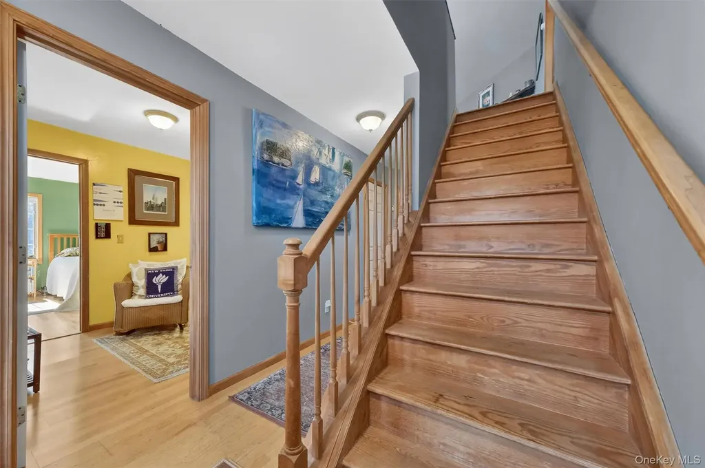 15 Meadow Drive Red Hook NY 12571