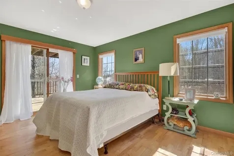 15 Meadow Drive Red Hook NY 12571