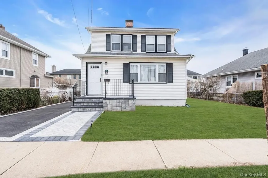 41 Jerome Avenue Mineola NY 11501