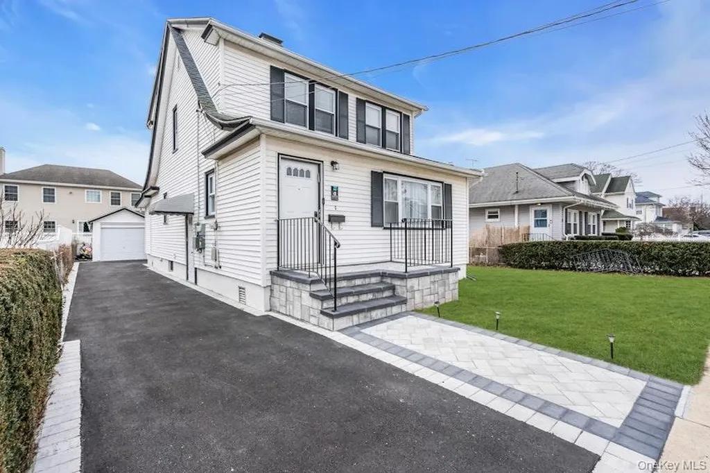 41 Jerome Avenue Mineola NY 11501