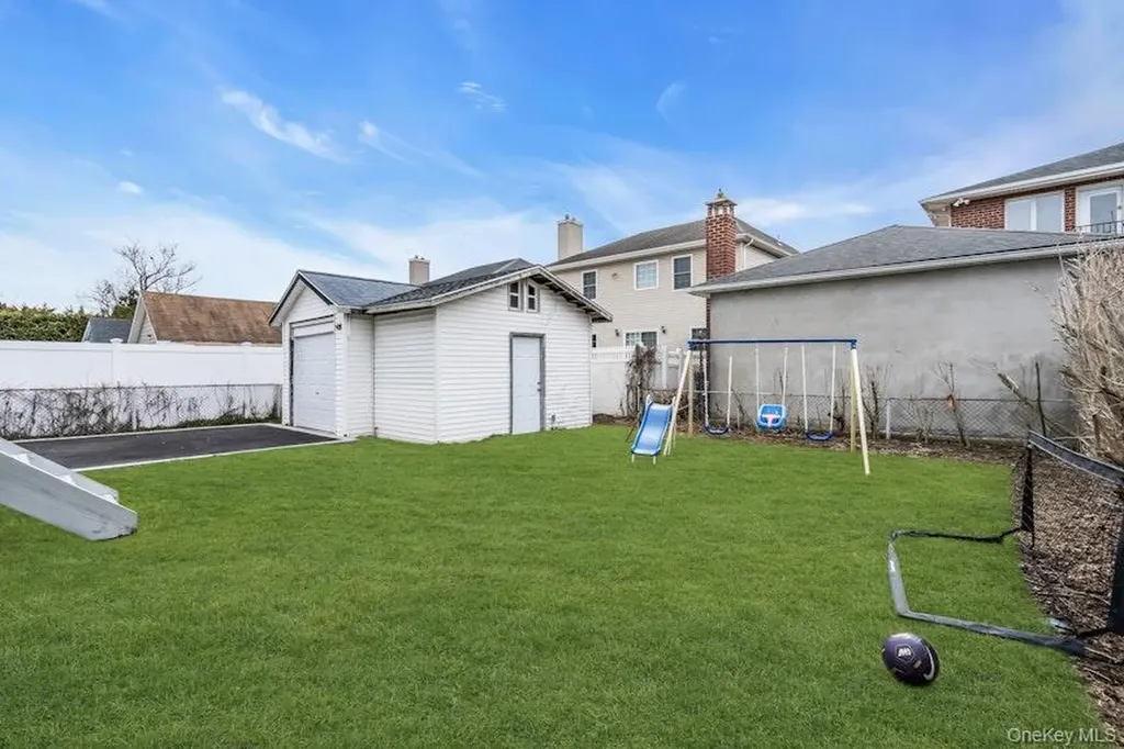 41 Jerome Avenue Mineola NY 11501