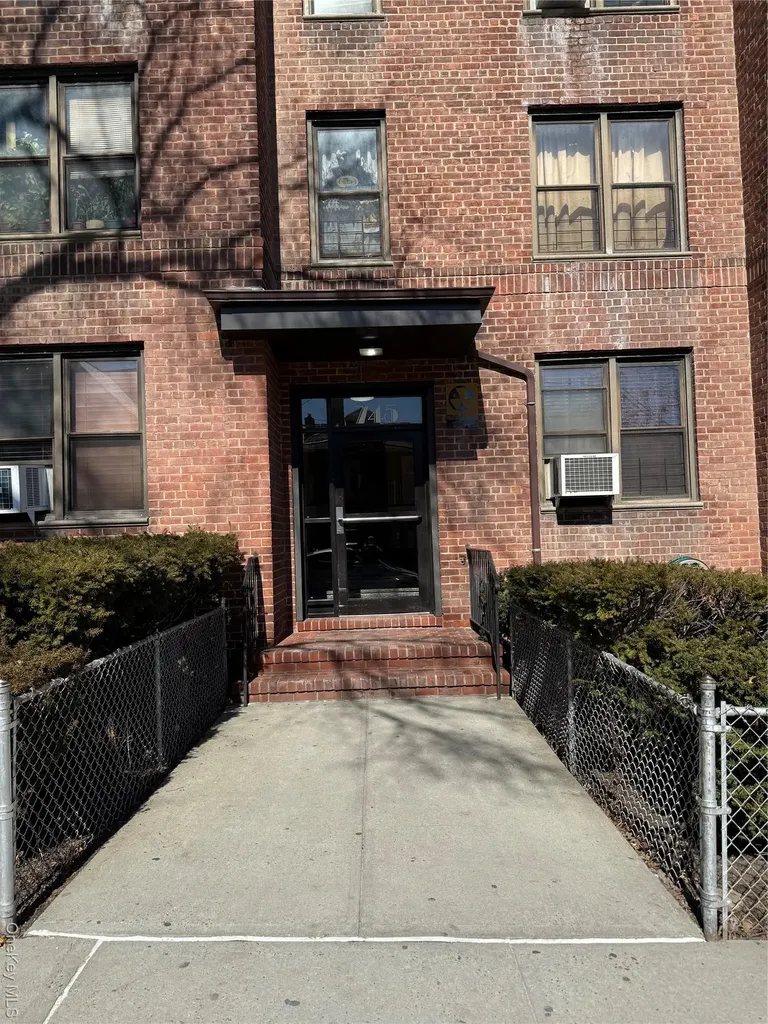 745 E 231st Street Bronx NY 10466