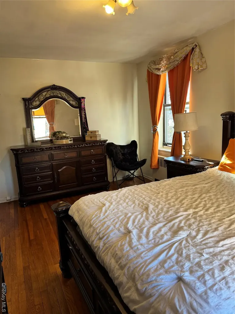 745 E 231st Street Bronx NY 10466