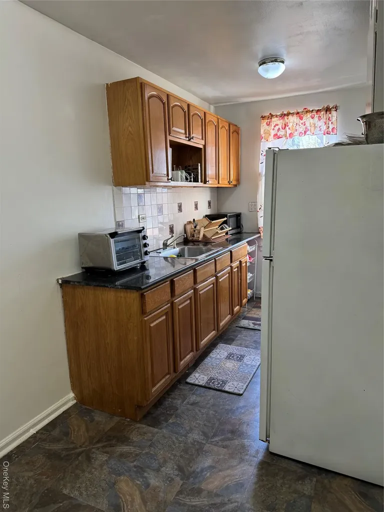 745 E 231st Street Bronx NY 10466