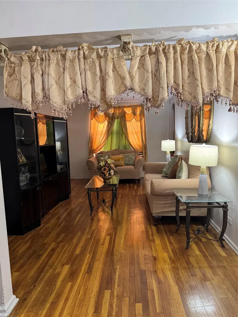 745 E 231st Street Bronx NY 10466