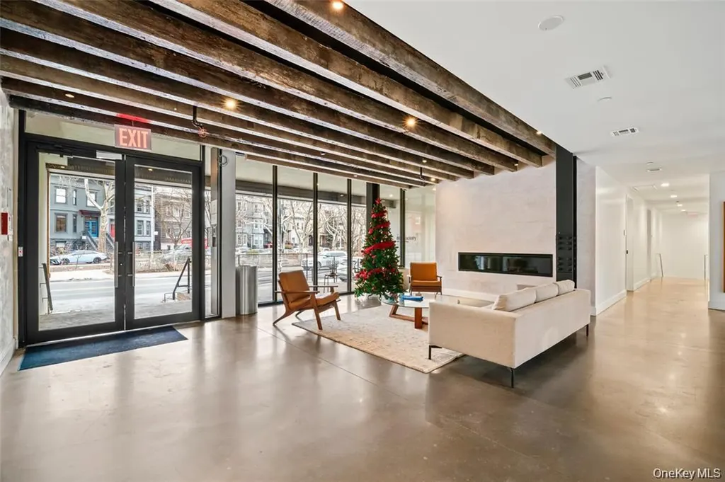 850 Metropolitan Avenue Brooklyn NY 11211