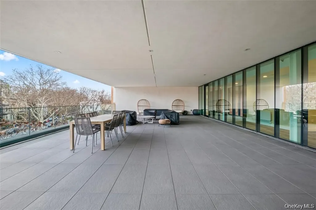 850 Metropolitan Avenue Brooklyn NY 11211